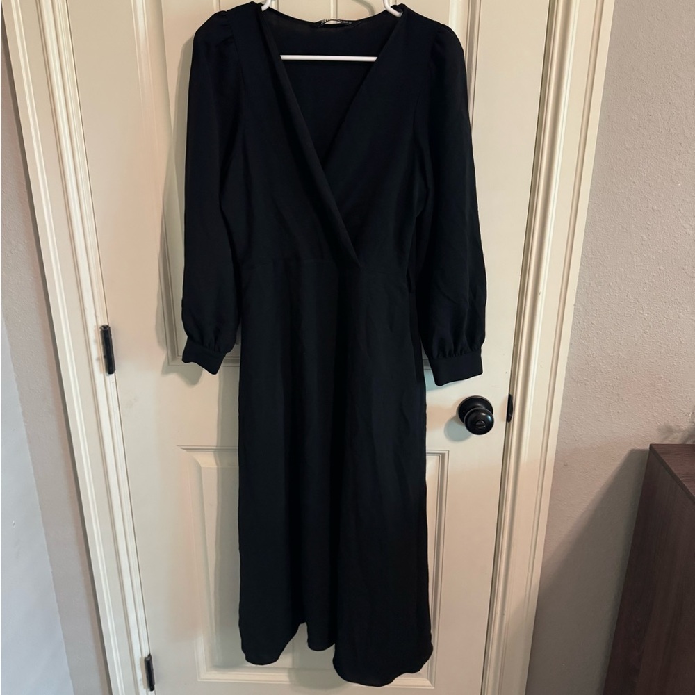 Zara Black Long Sleeve V-Neck Gown